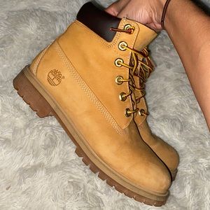 Size 6M/8W Timberland boots